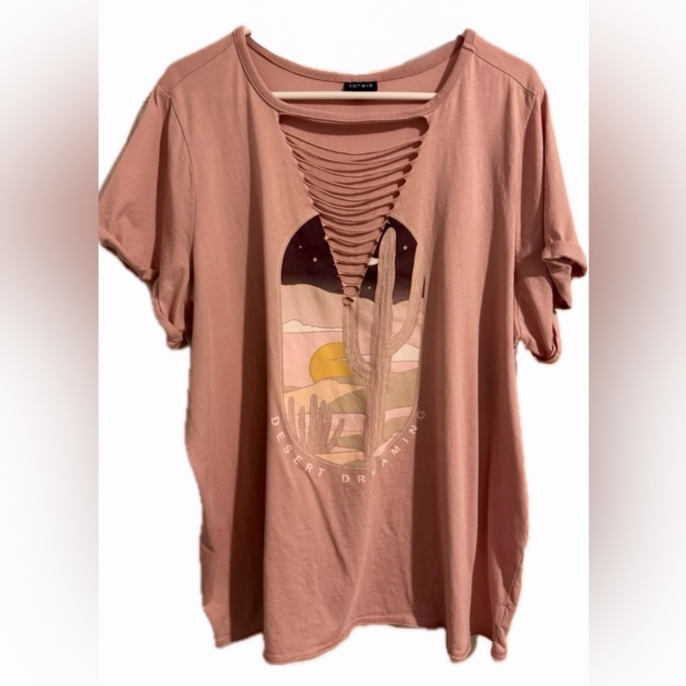 Torrid Cut Graphic Tee Dessert Dreaming sz 3 Distressed